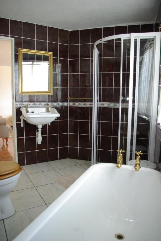Columbus Guest House Mbombela Exterior photo
