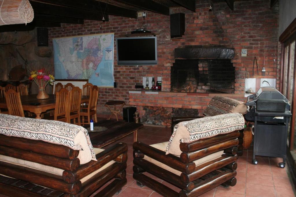 Columbus Guest House Mbombela Exterior photo
