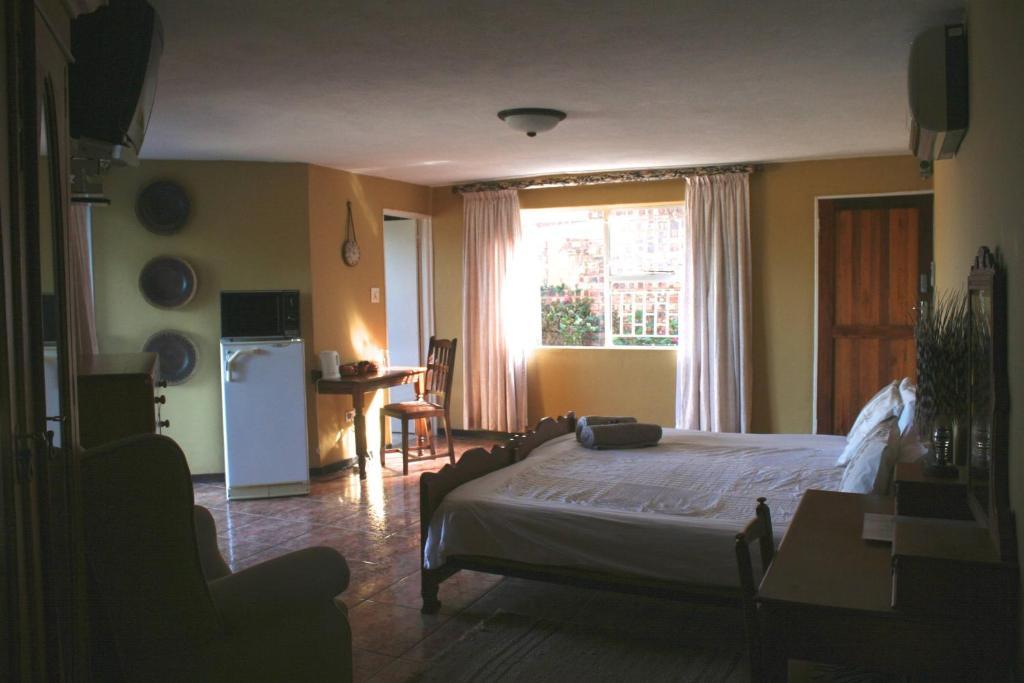 Columbus Guest House Mbombela Exterior photo